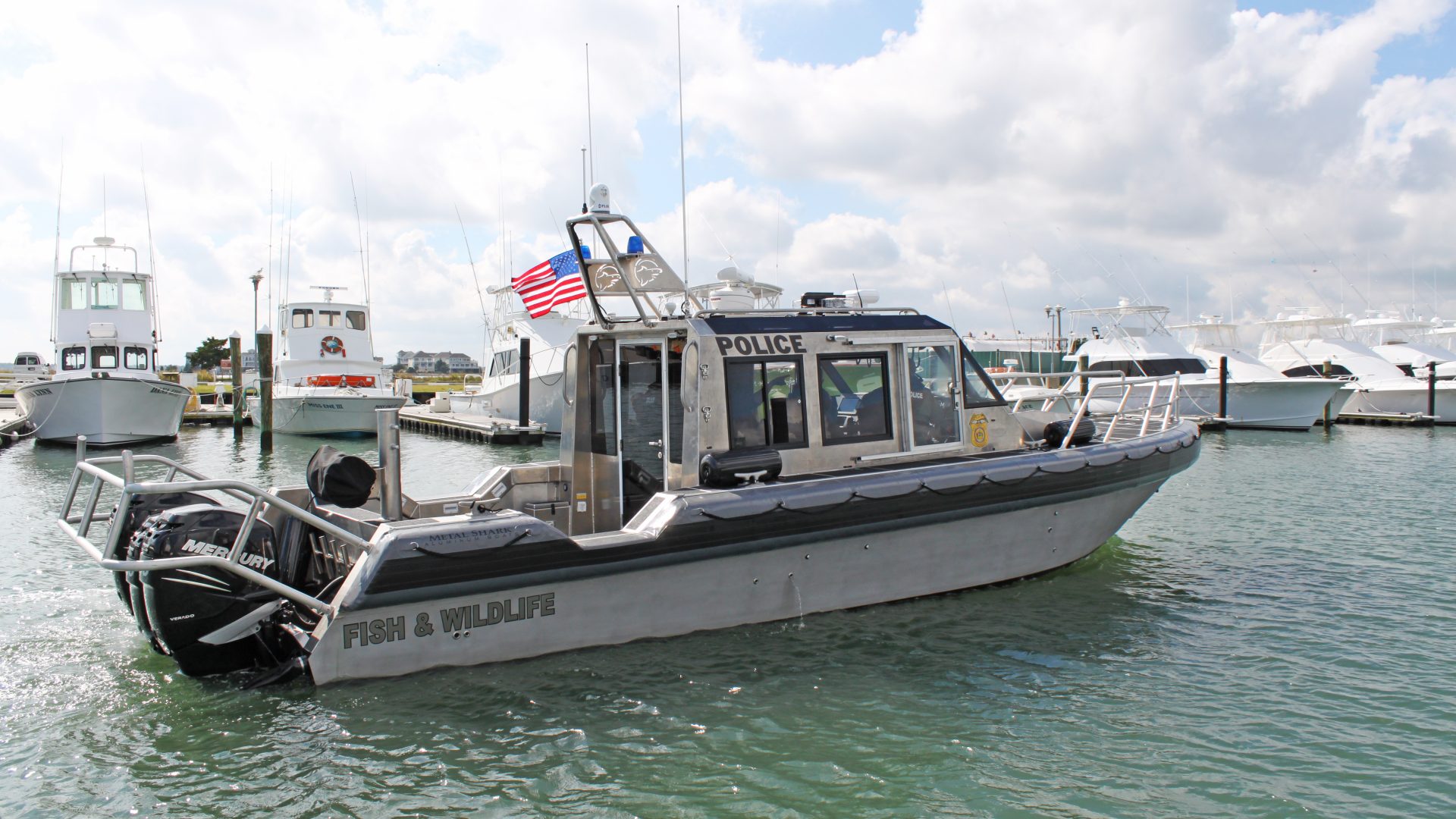 Ambarcațiuni Metal Shark Defiant 38 pentru Forțele Navale Române